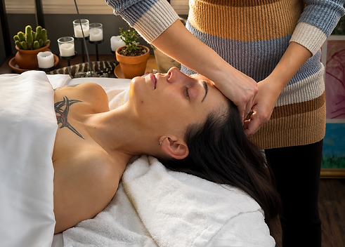 client receiving myofascial release