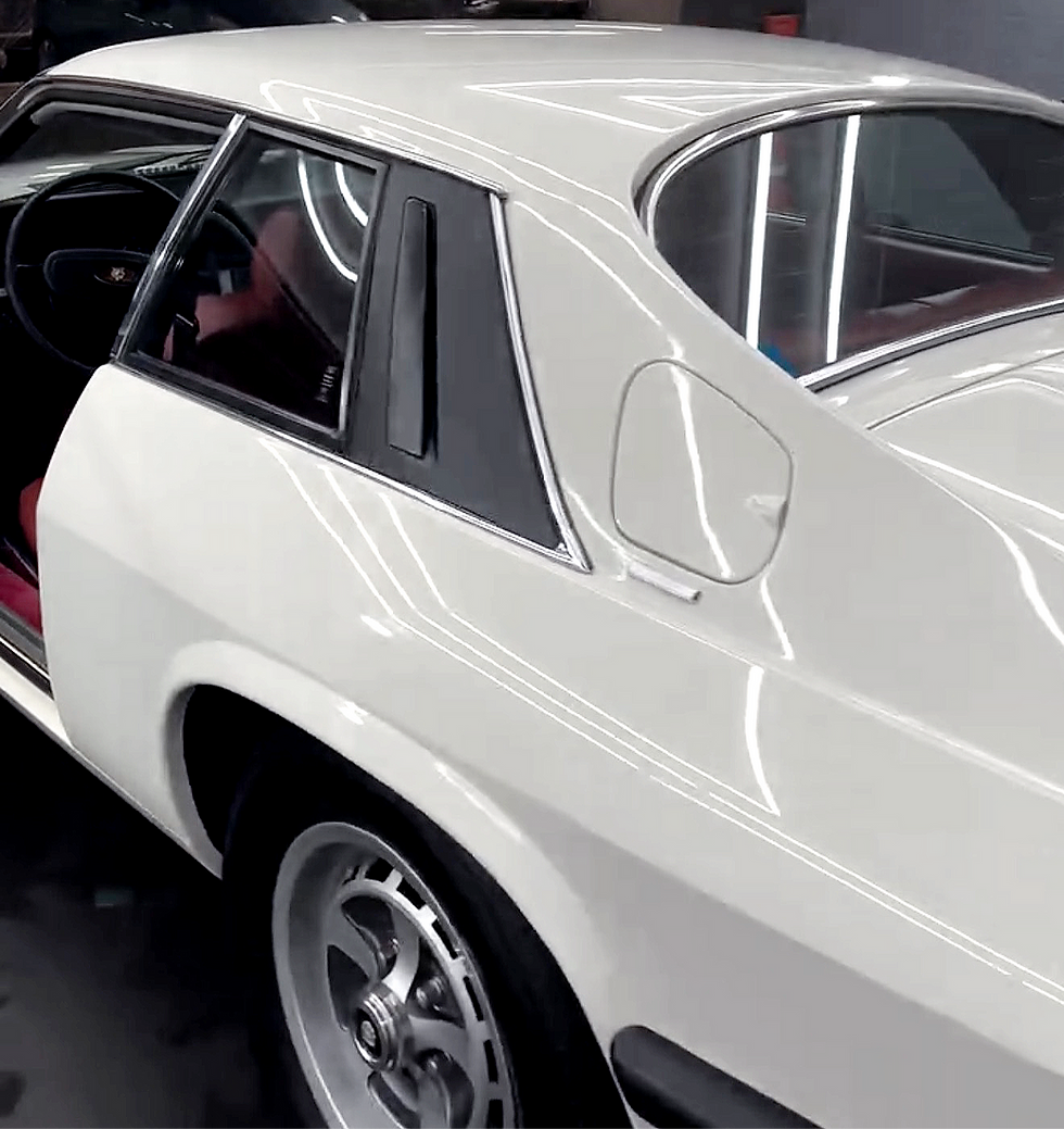 Classic Jaguar XJ-S Coupe detailing