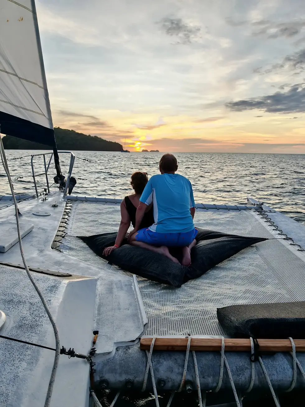 Romantic sailing cruise in Costa Rica: the perfect adventure for couples