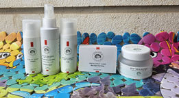 Sealaria, tratamiento Marino – Gel Dermocosmético Natural a Base de Algas Gracilaria   Entre los productos de la empresa se encuentran: Jabón en gel para limpieza facial a base de algas Gracilaria / Bruma SOS para calmar la piel / Gel A de algas rojas para el cuidado y la suavidad de la piel / Loción ligera de día / Hidratante de algas rojas / Mascarilla de arcilla rápida con gel de algas rojas para el tratamiento de pieles grasas y más.   