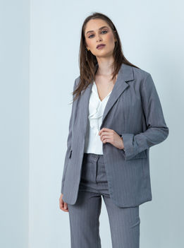 La cadena de negocios de moda femenina de la diseñadora israelí Dafna Levinson presenta su colección Otoño-Invierno 25/26