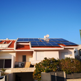 La empresa Enerpoint instala sistemas de energÃa solar en los techos y abona alquiler