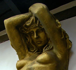 Украшение кариатидой Эллада