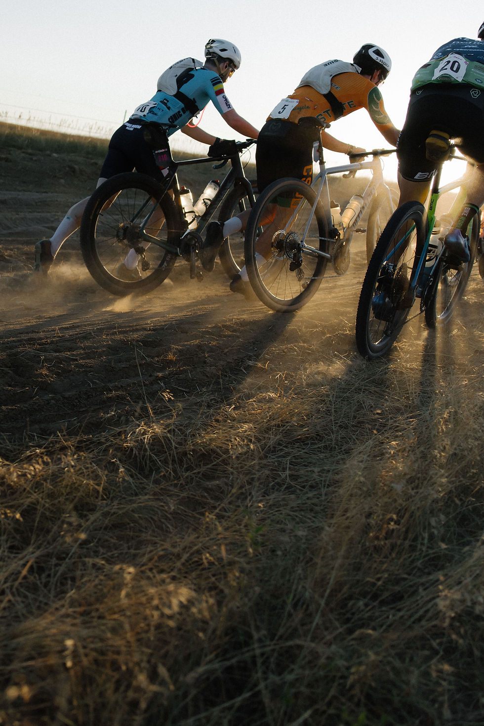 Riders pushing through the sand at FoCo Fondo