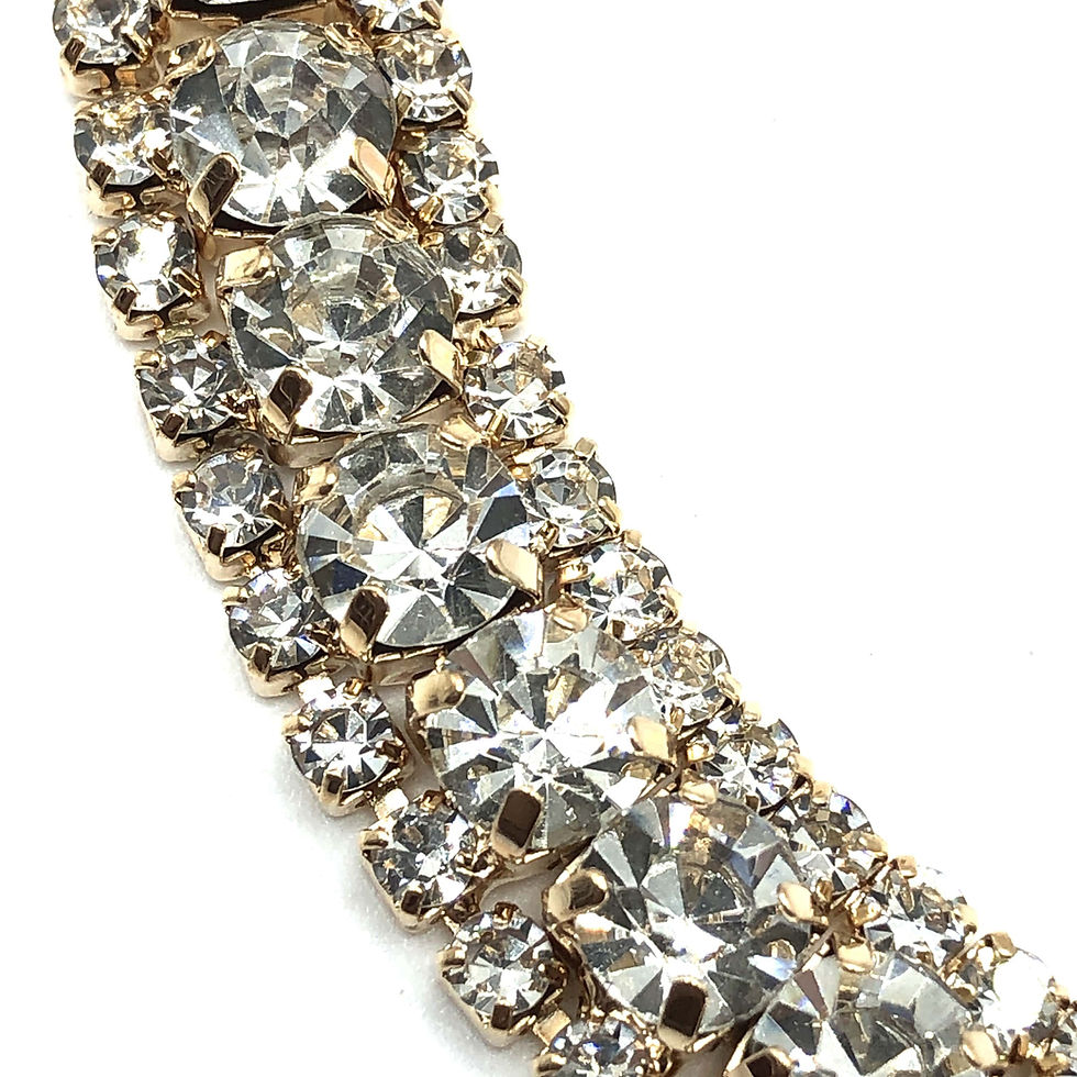 Thumbnail: Golden Rhinestone chains