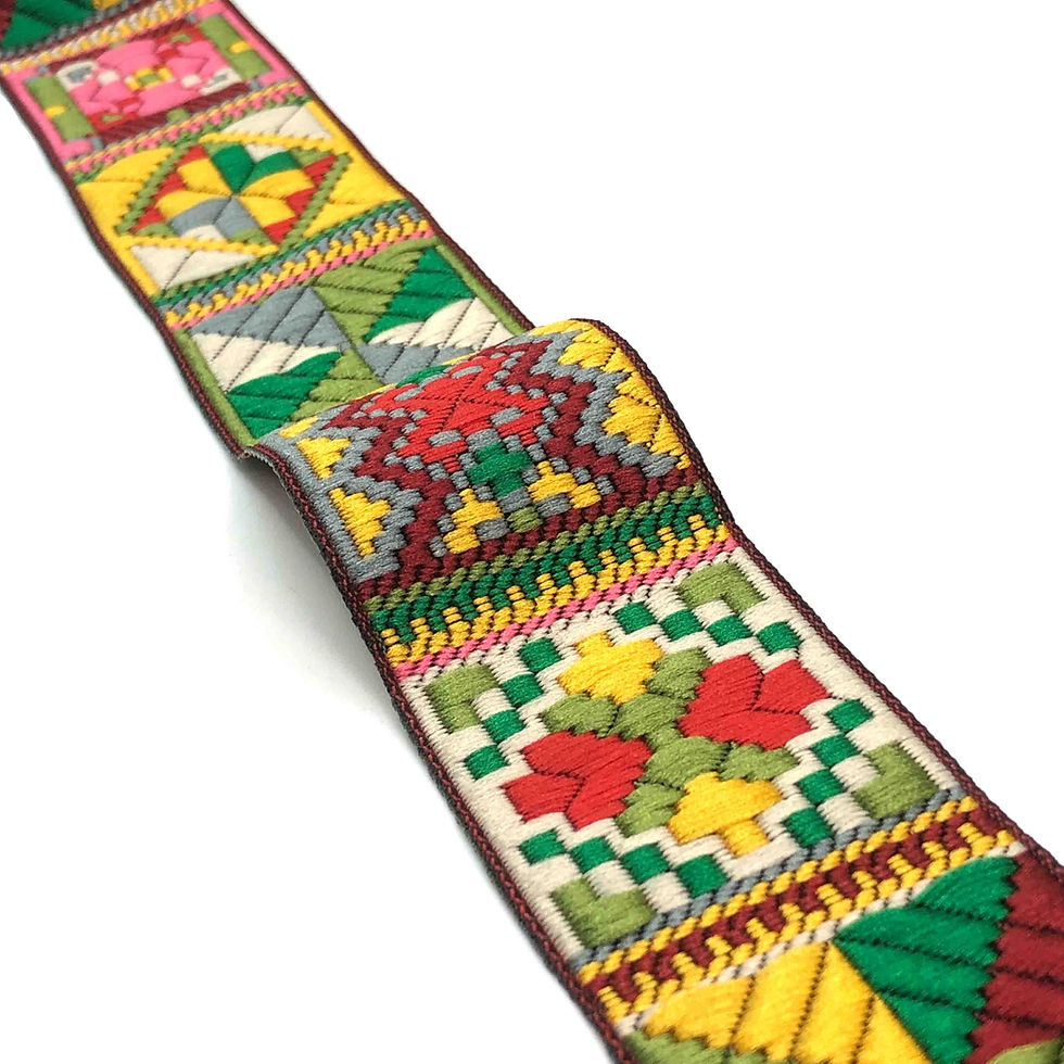 Multicolored Jacquard border lace