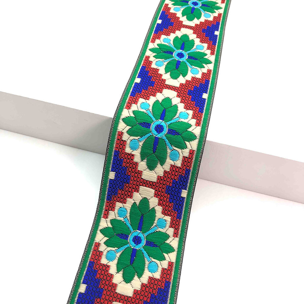 Multicolored Jacquard border lace