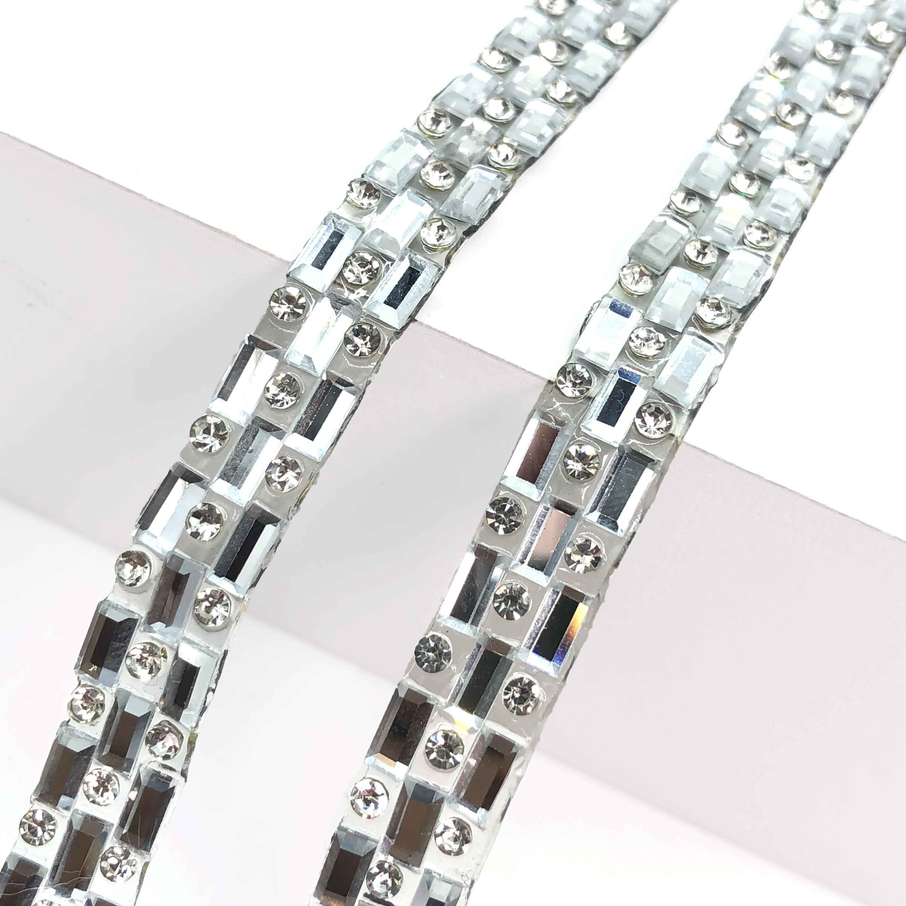 Rhinestone trims lace border