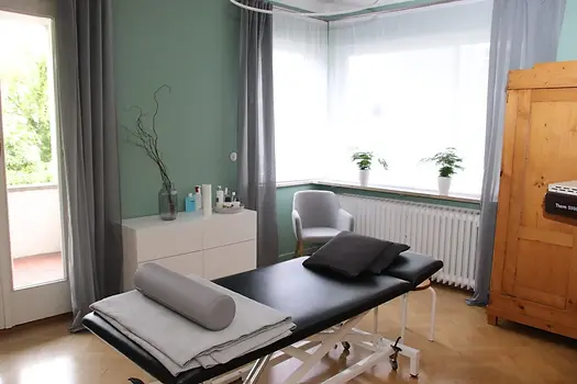 Bild+Behandlungsraum+2-1920w.JPG.webp