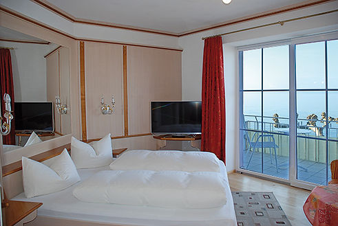 doppelzimmer-Eck-1.jpg