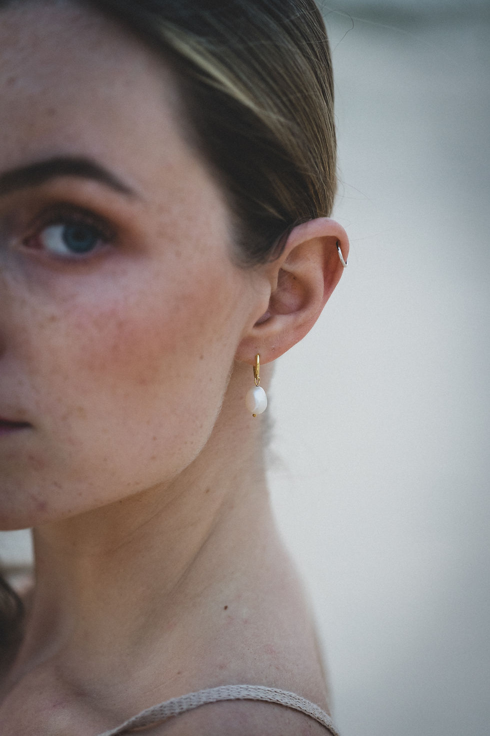 Thumbnail: Marea Pearl Hoops