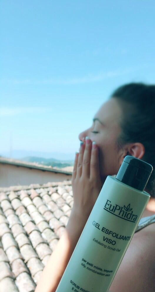 Pomeriggio dedicato alla cura del viso prima delle vacanze al mare