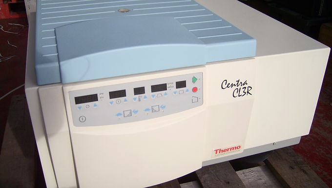 Thermo Centra CL3R Refrigerated Centrifuge with a 4-Place Swing-Out Rotor