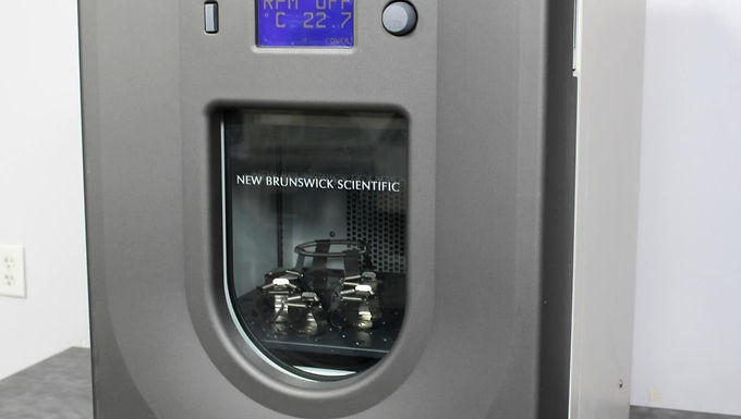 New Brunswick/Eppendorf 42R Refrigerated Incubator Shaker