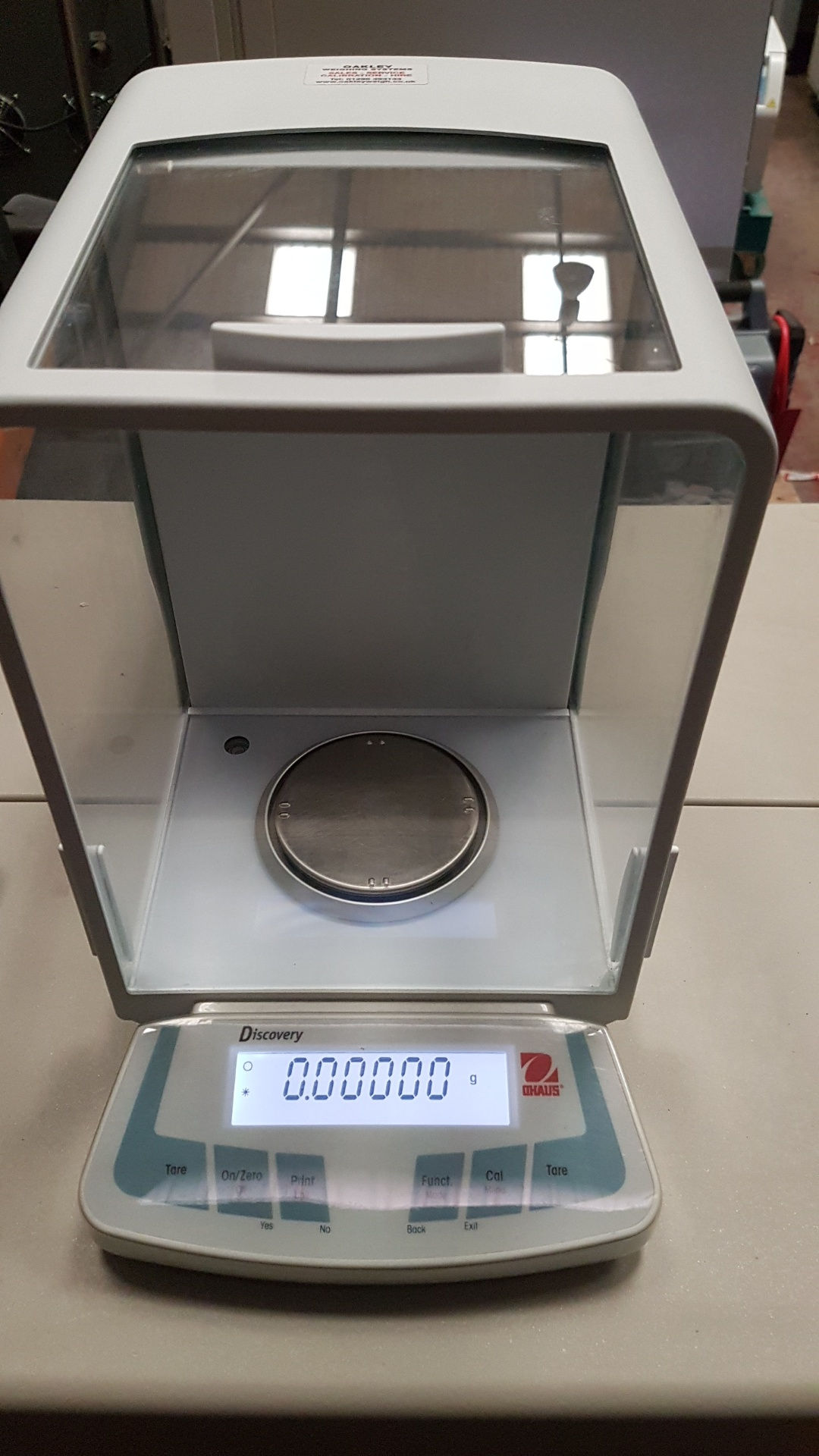 Ohaus DV215CD Semi-Micro Analytical balance, 81/210g x 0.01/0.1mg