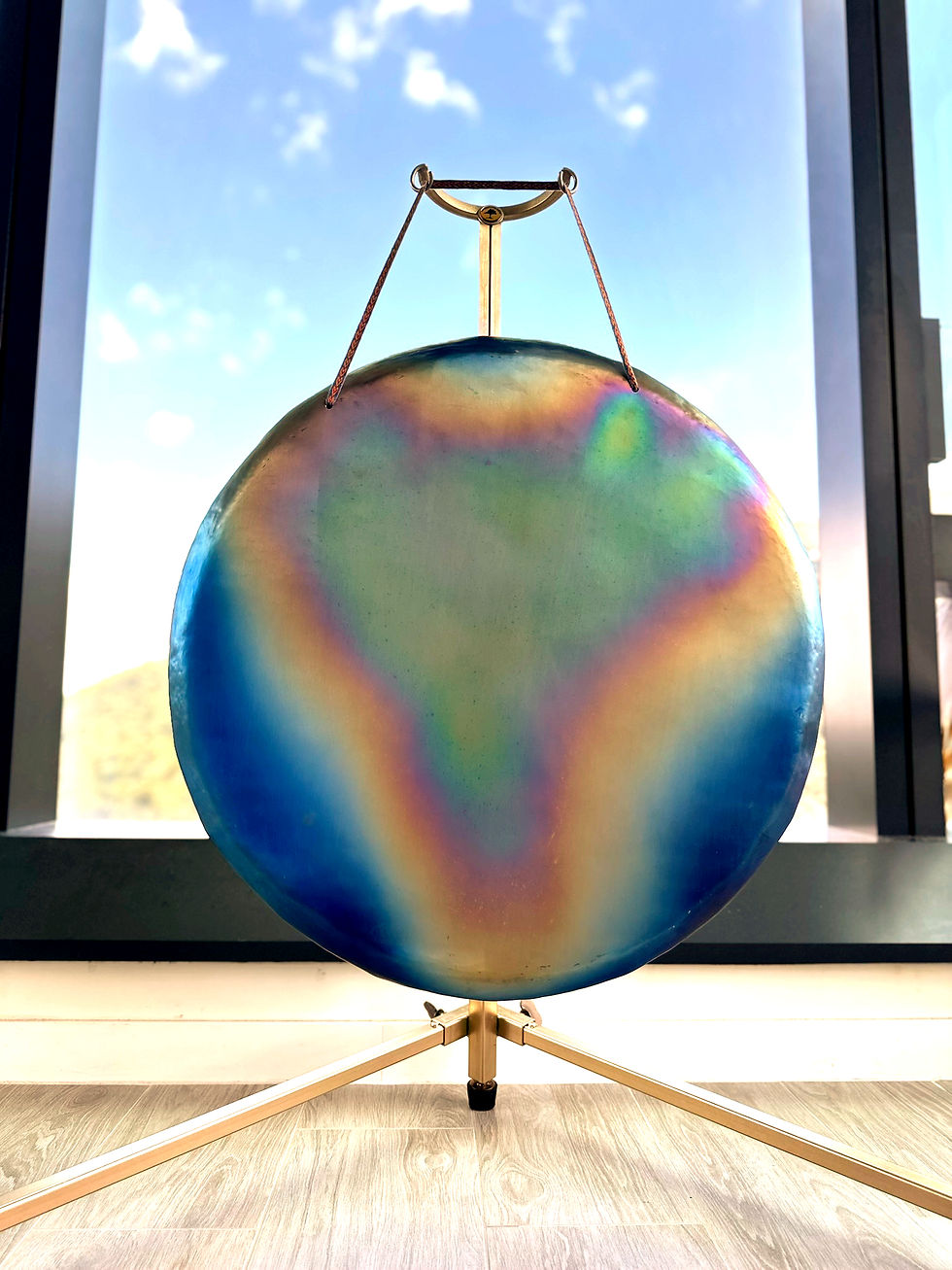 This beautiful gong, named after Ananda—one of the Buddha’s ten principal disciples renowned for his deep compassion, exceptional memory, and unwavering devotion—carries the spirit of mindfulness and wisdom within its resonant tones