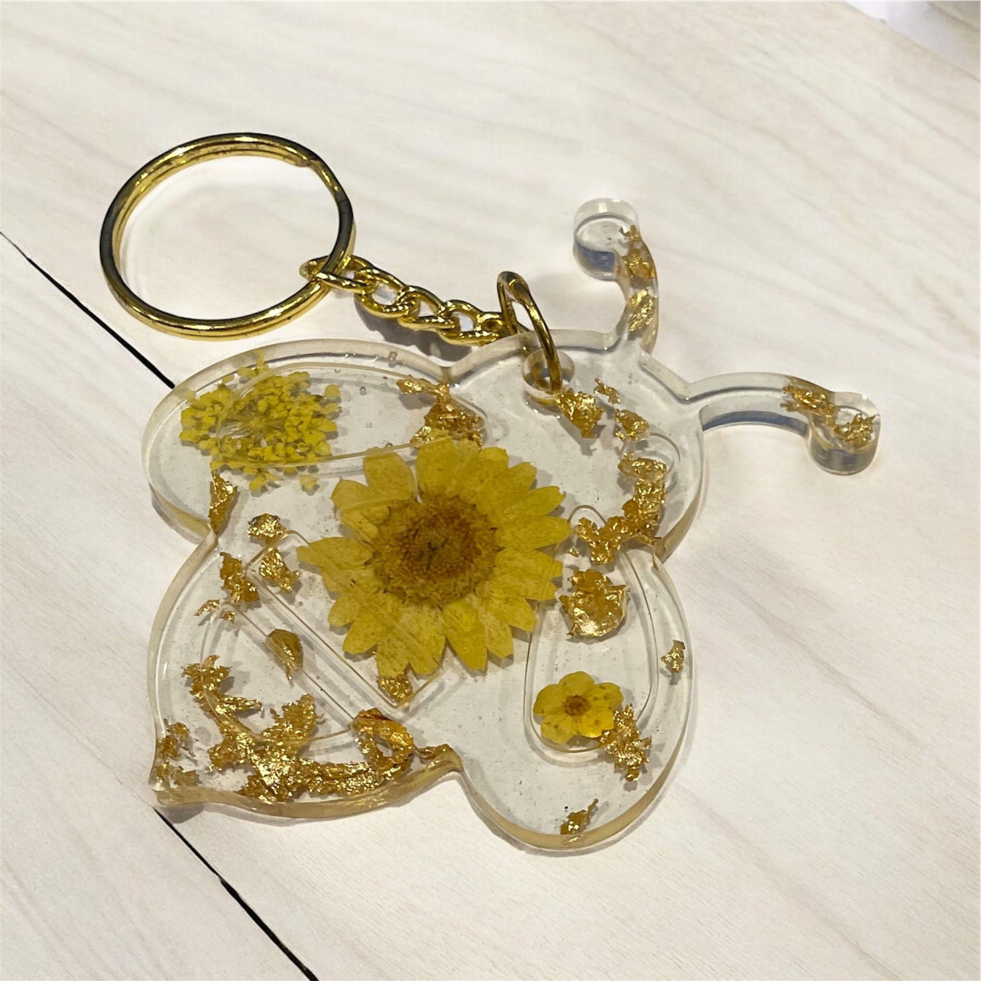 Keychain Bee w/Pressed Flowers