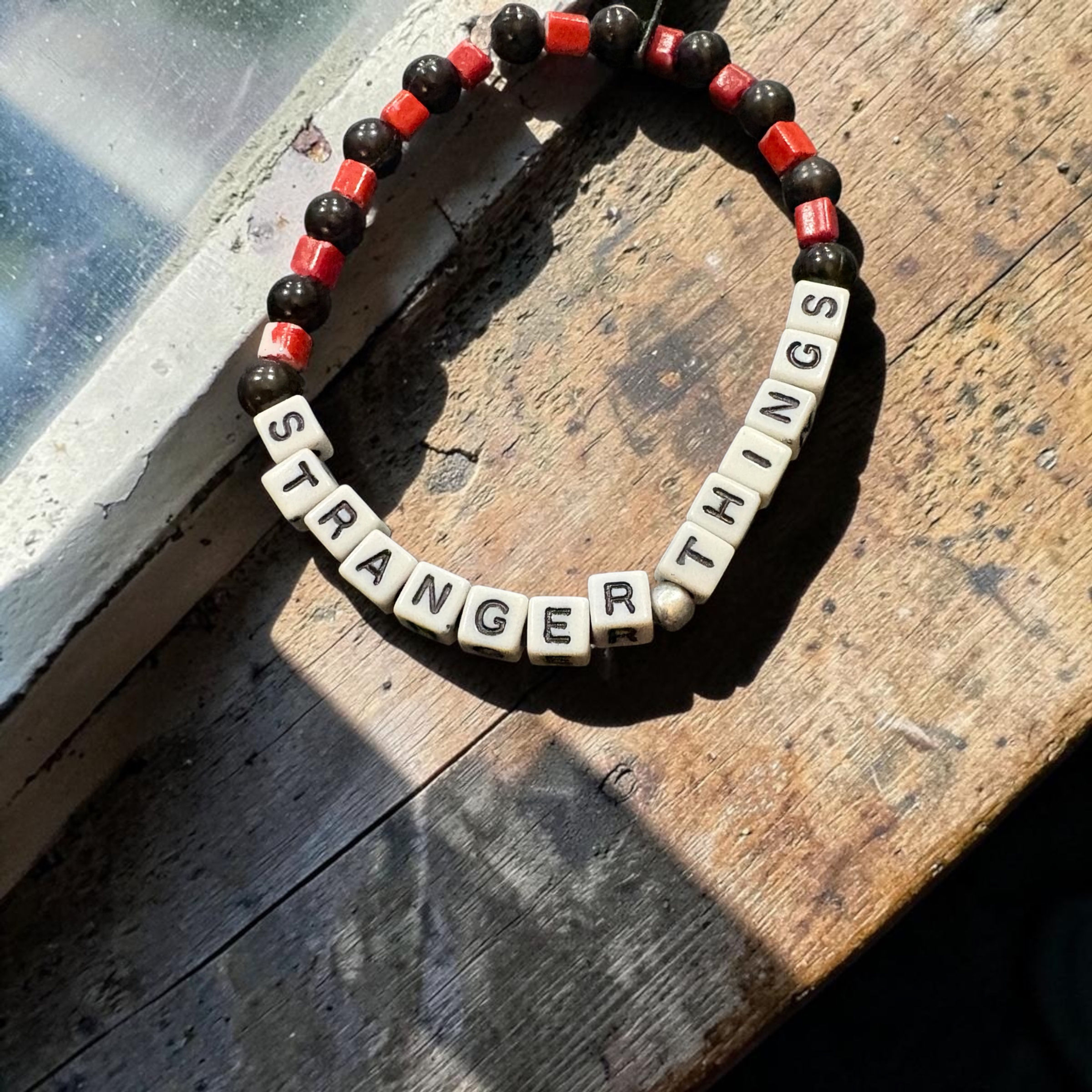 Bracelet Stanger Things Red/Black