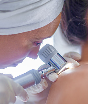 female-doctor-checking-the-body-of-femal