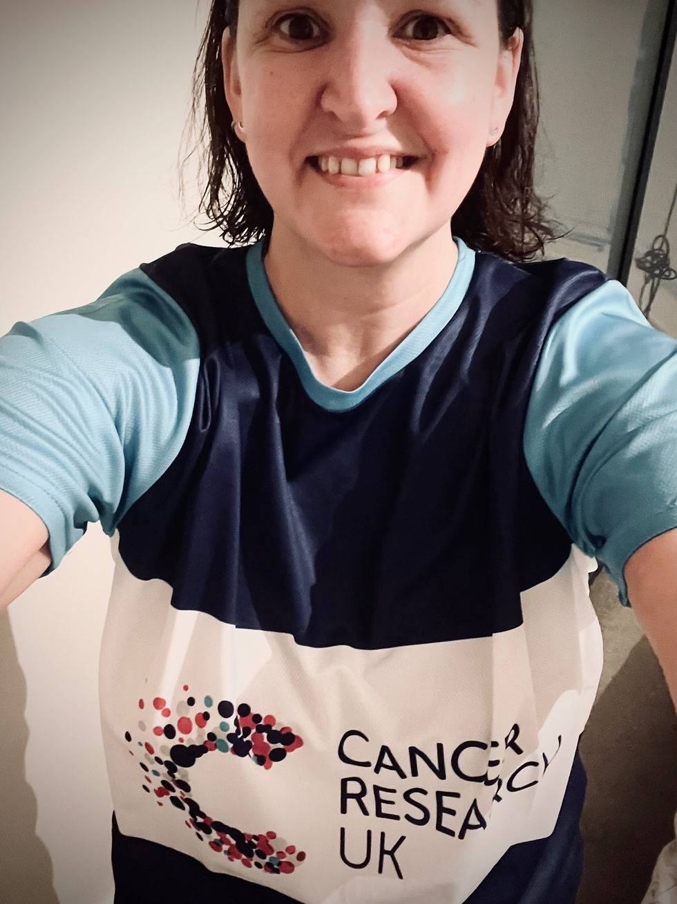 Image of a freelance copywriter running for Cancer Research