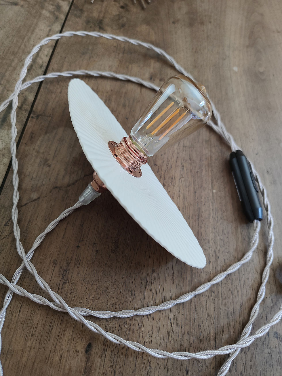 Miniature : Baladeuse à poser ou à suspendre avec interrupteur et fil torsadé rose pour une lumière vintage