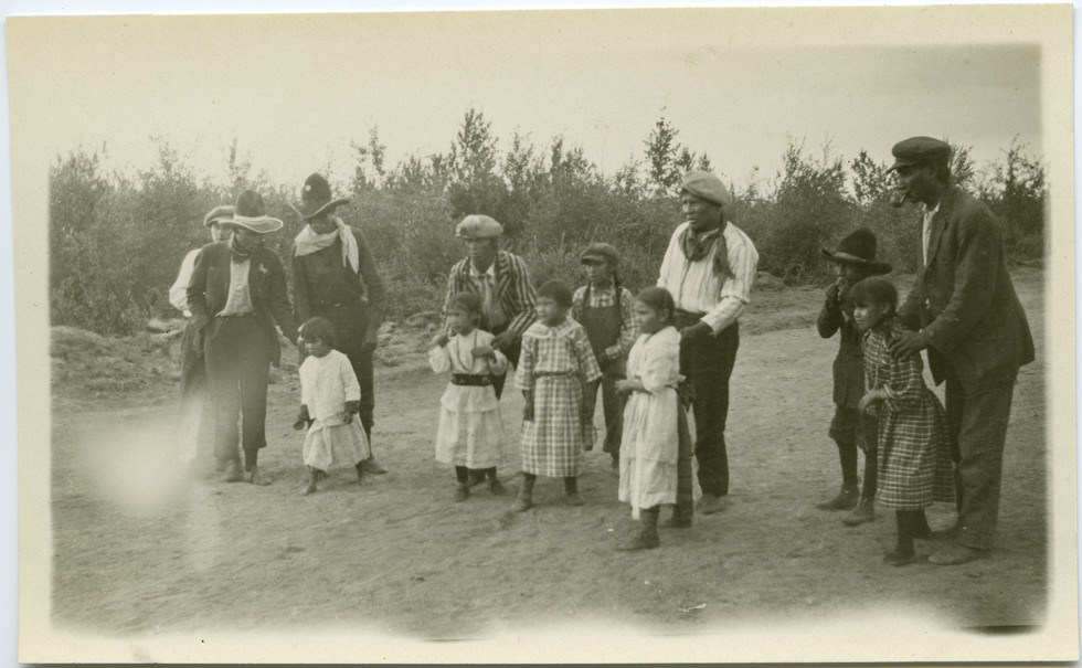 Children's running race, Duffield, Ab, Date: 1930