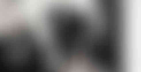 Models presenting profiles during casting