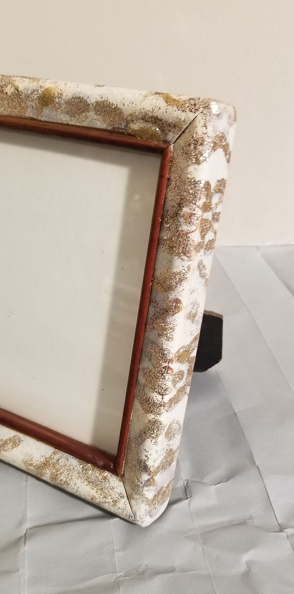 Thumbnail: Glistening Lace Cream- Gold frame