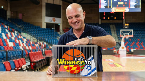 הכל פה עקום: התדמית. העיתוי. הדרישה. השביתה.