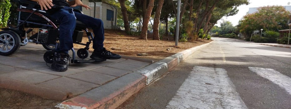 מקלות בגלגלים.jpg