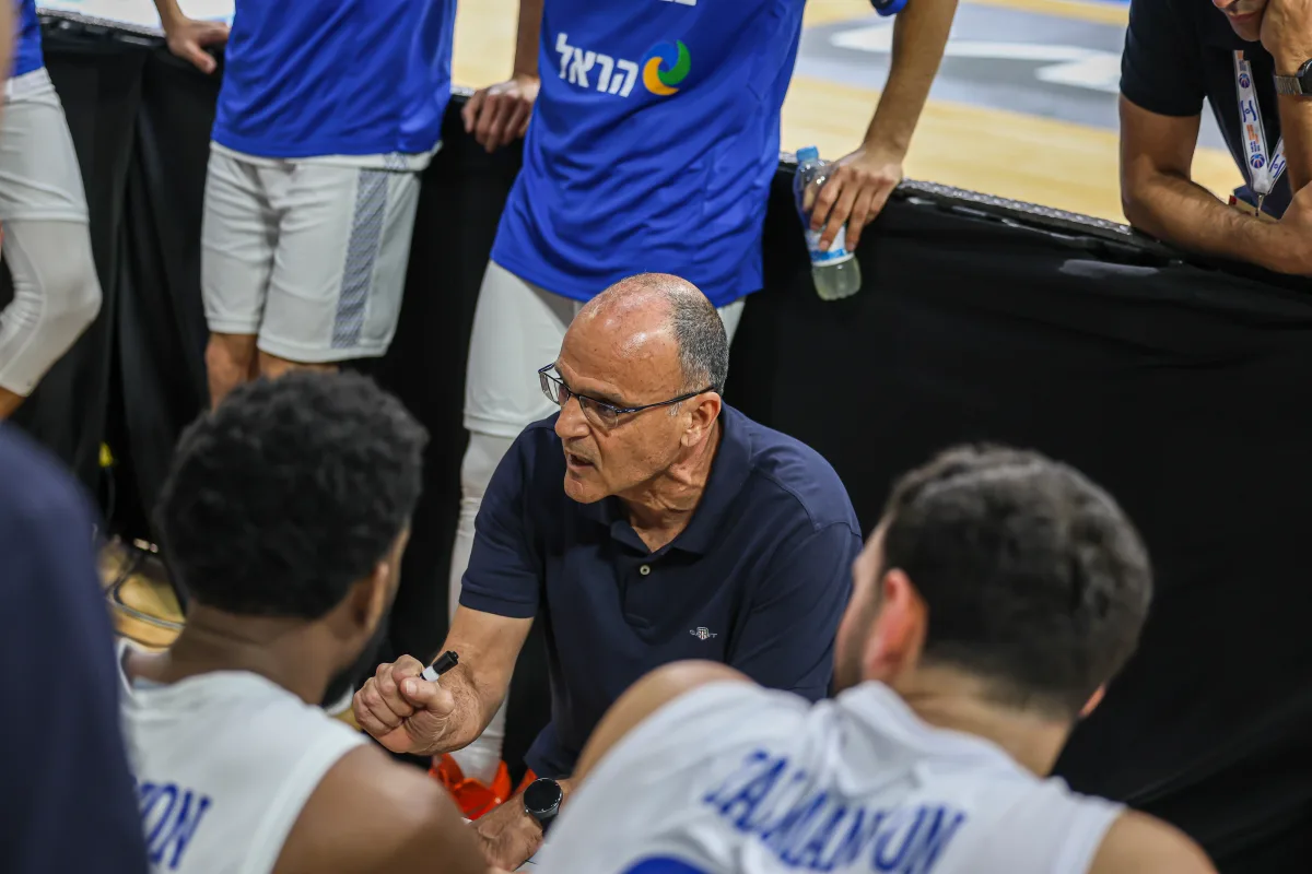 שיטה שתפורה על שחקנים כמו מדר ואבדיה. צילום: FIBA.BASKETBALL