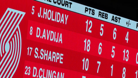 ביקור במיאמי: המשחק הראשון של אלמוג, ההצגה של דני והזכרון מאלונזו מורנינג