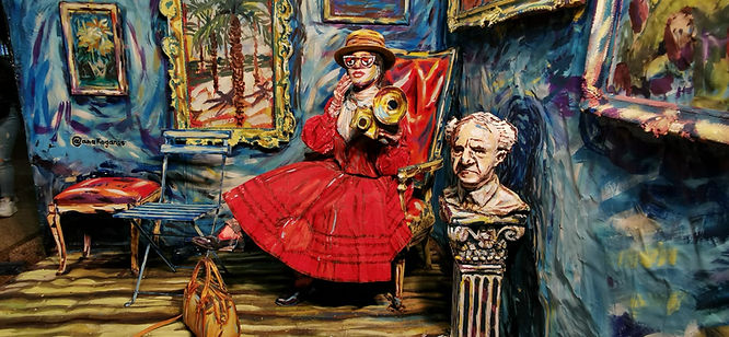 התיירת בגלריה.jpeg