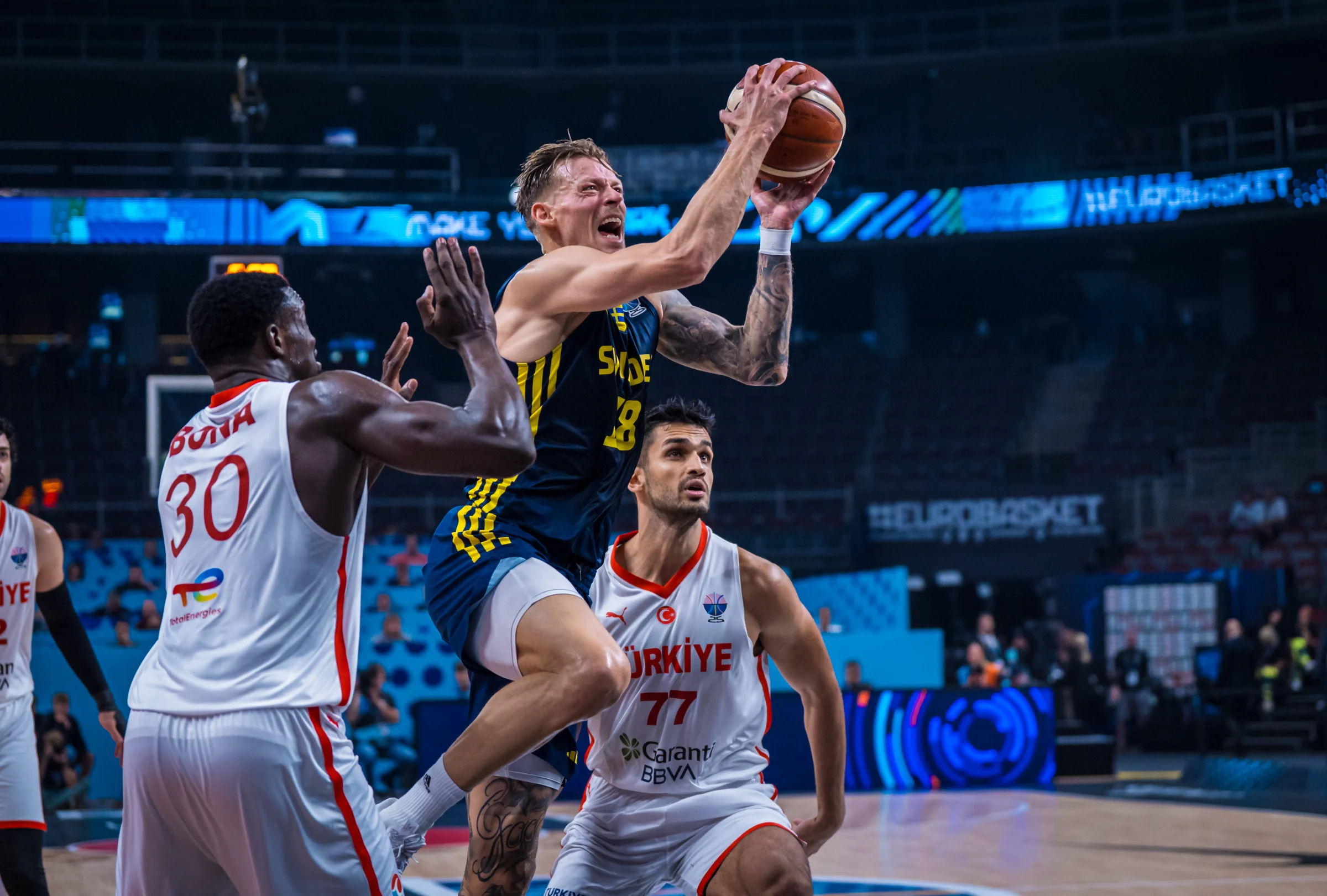במקרה ותהיתם איך נראה ויקטור גדפורס. צילום: FIBA.BASKETBALL