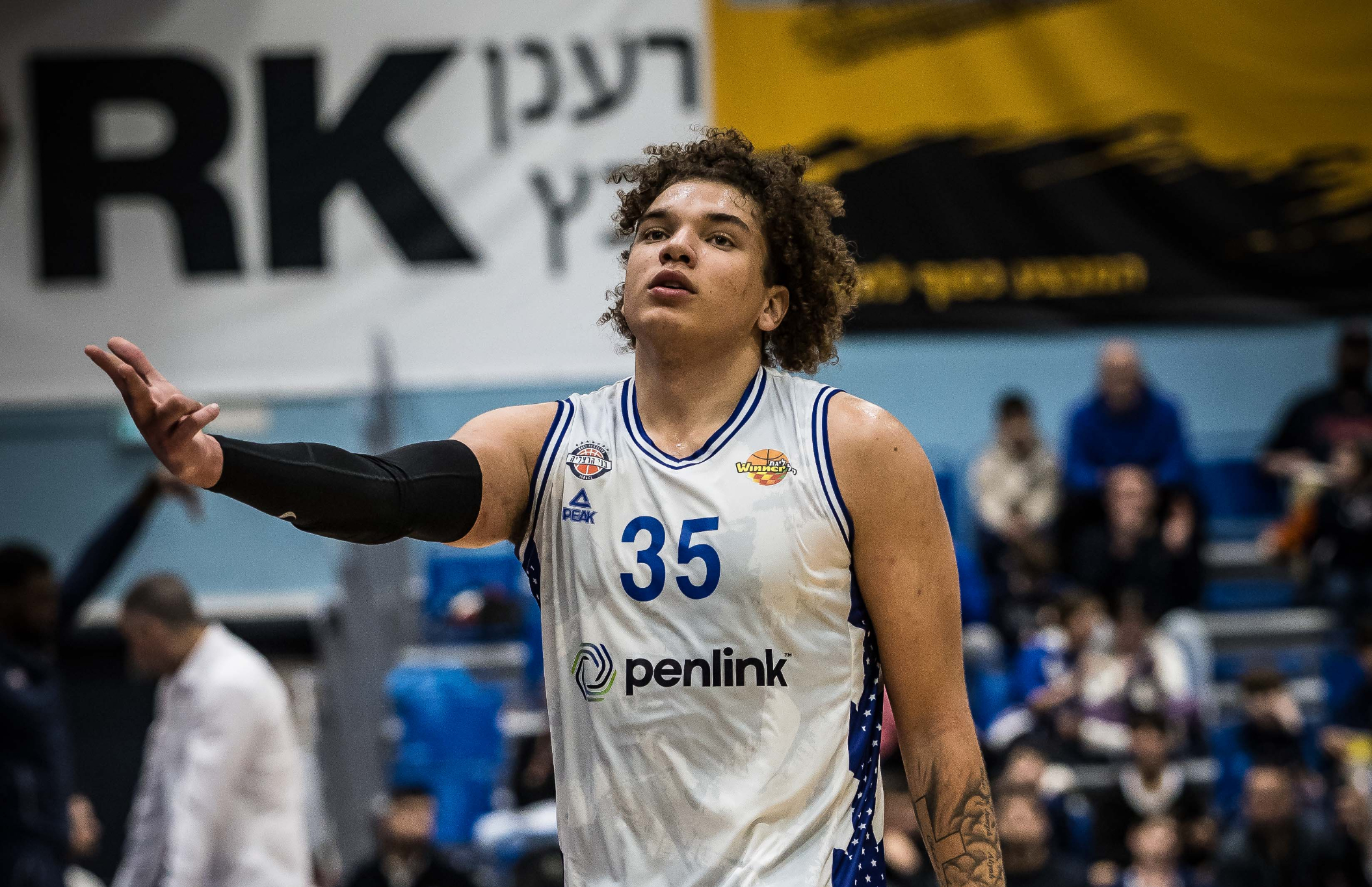 איש שצריכים למדוד לא רק מלמעלה למטה, נואה קרטר. צילום: עודד קרני, באדיבות ליגת ווינר סל