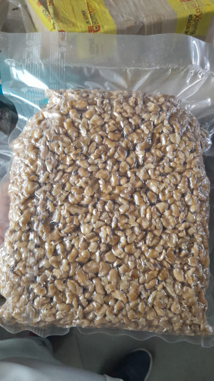 VACCUM PACKED WALNUT