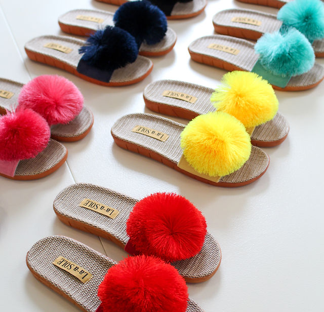 Pom Pom Collection | La-a SOLE