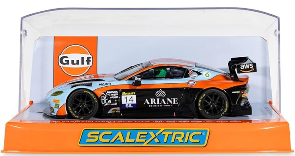 Scalextric Aston Martin Vantage GT3 - C4655