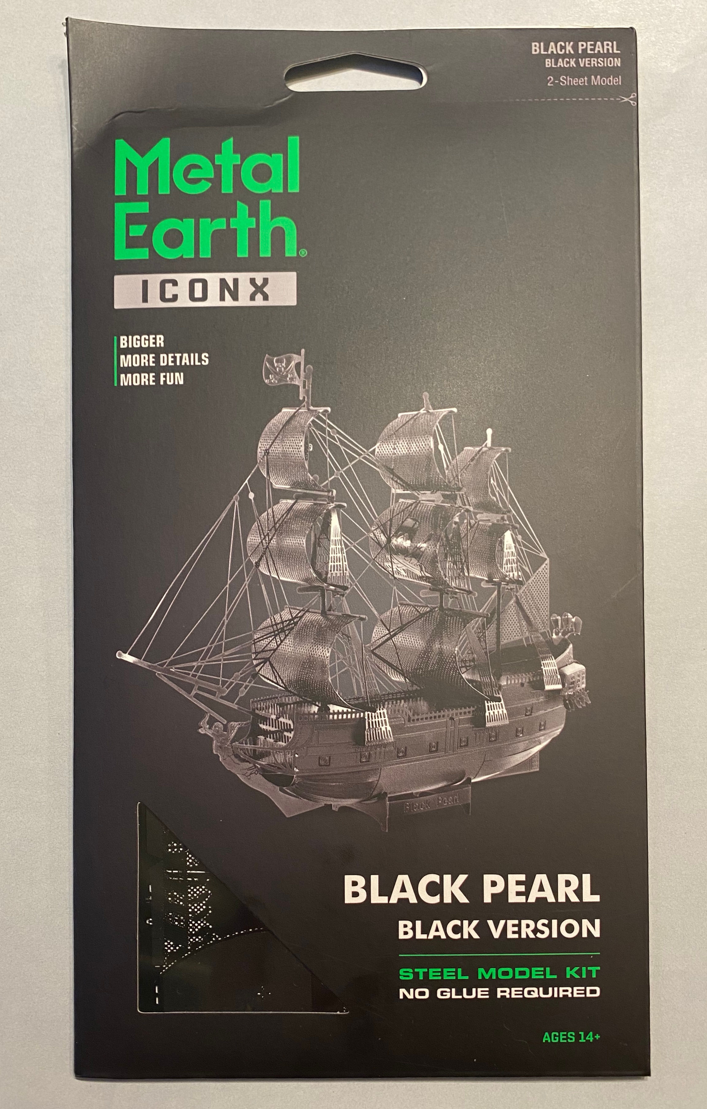 Metal Earth Black Pearl (black version)