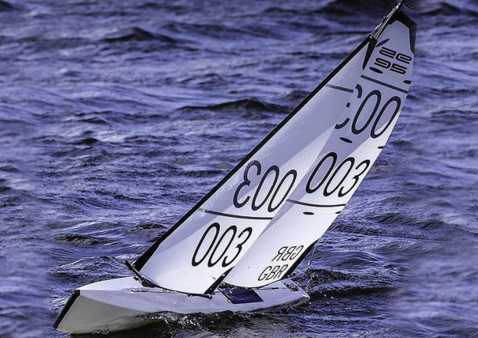 Miniature : Joysway Dragonforce 65 V8 voilier bateau à voile radio commandé rc enfant débutant  télécommandé voilier régate