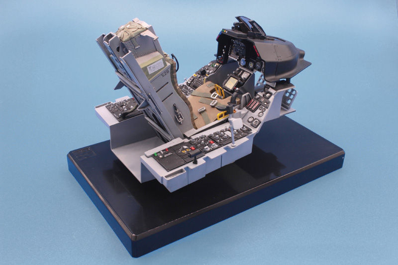 Miniature : Maquette F-16 Cockpit Italeri 2990