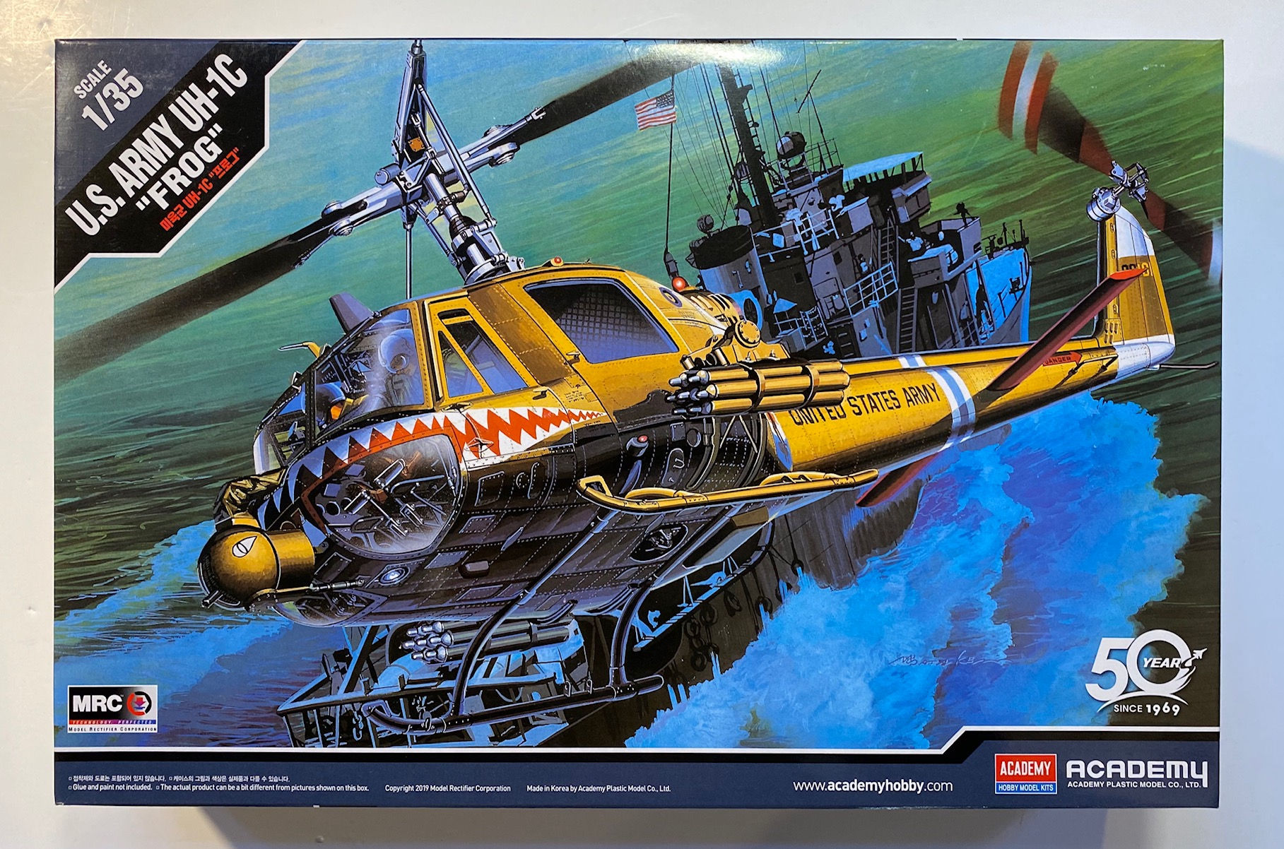 Academy U.S. ARMY UH-1C "FROG" 1/35 ACA12112