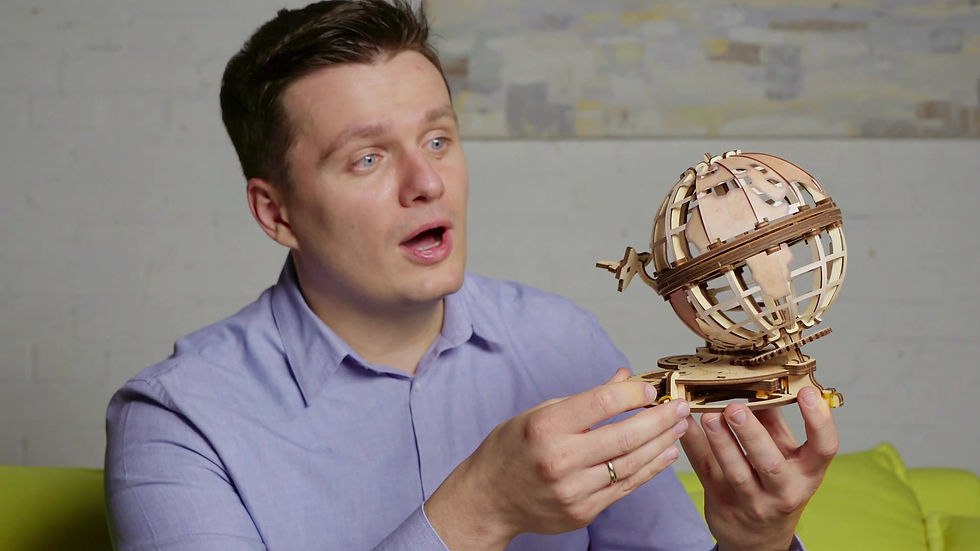 Miniature : Ugears maquette en bois kit Globe terrestre en bois "Globus" UGE 70128 idée cadeau de noel