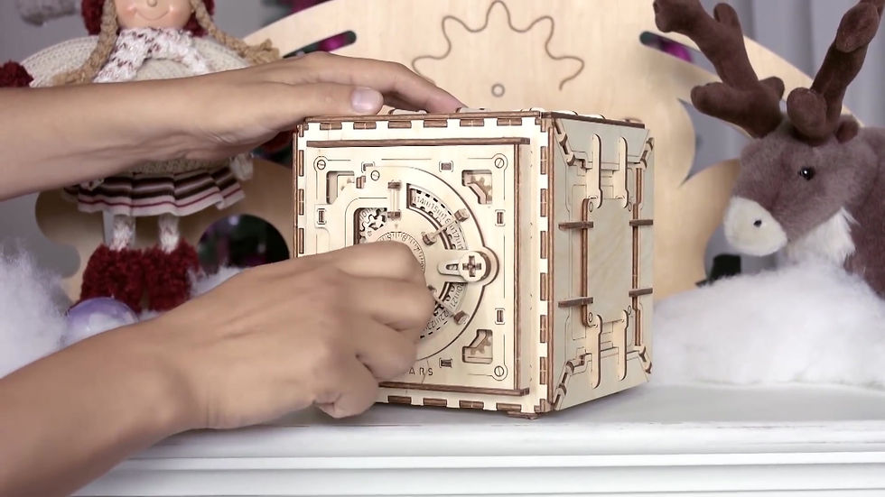 Miniature : Ugears Wooden Safe Bank UGE70011