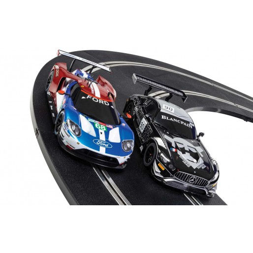Miniature : Scalextric ARC AIR World GT (Mercedes AMG GT3 v Ford GT GTE) 1:32
