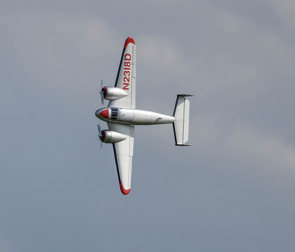 Miniature : avion radiocommandé rc Eflite Beechcraft D18 1.5m BNF Basic avec AS3X EFL 106250