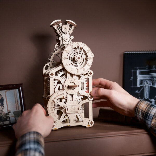 Miniature : Horloge à moteur – Puzzle 3D en bois Ugears 70217