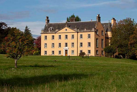 gargunnockhouse-exterior-main-600x400.jpg
