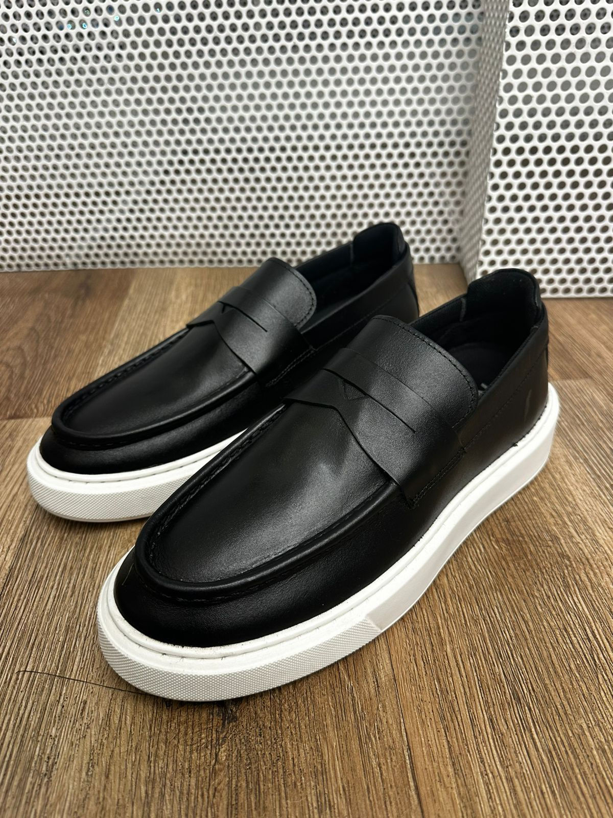 SNEAKER MAIN LONDON - PRETO