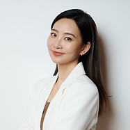 Liz 2026 headshot.png